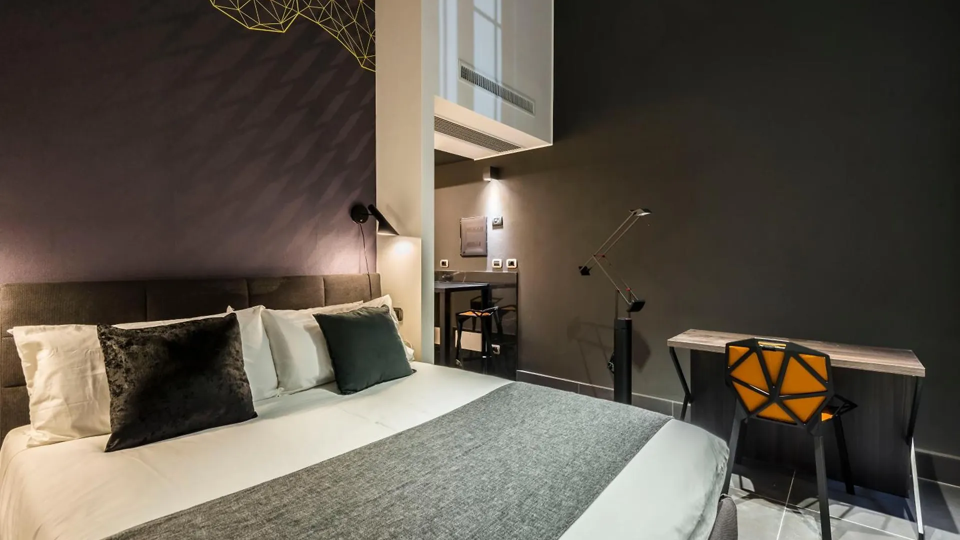 Motor Valley Styled - Luxury Apartments By Design Club Collection Bologna