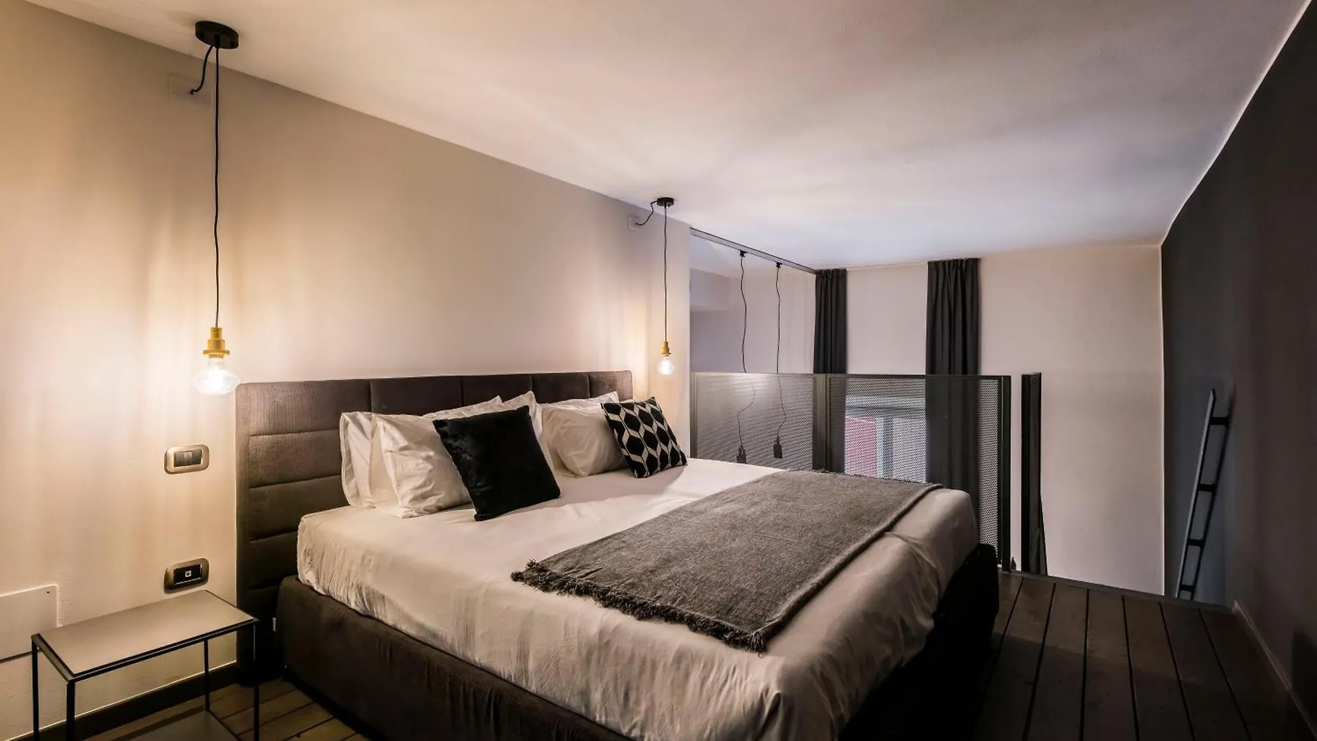 Motor Valley Styled - Luxury Apartments By Design Club Collection Bologna