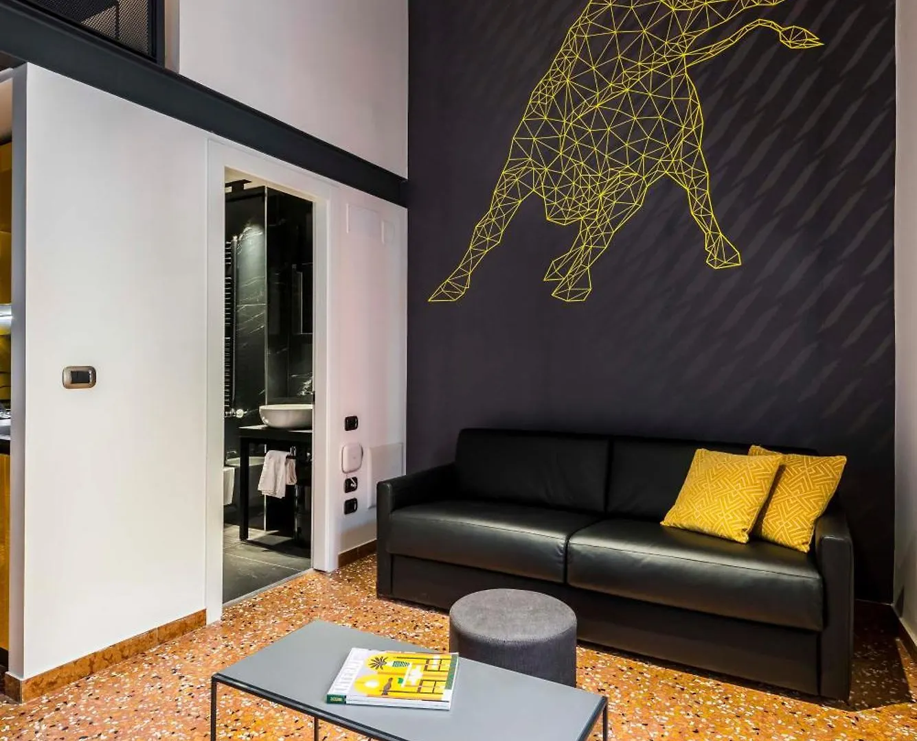 Motor Valley Styled - Luxury Apartments By Design Club Collection Bologna