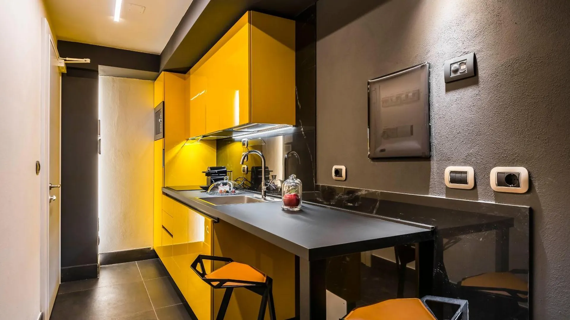 Motor Valley Styled - Luxury Apartments By Design Club Collection Bologna Italy
