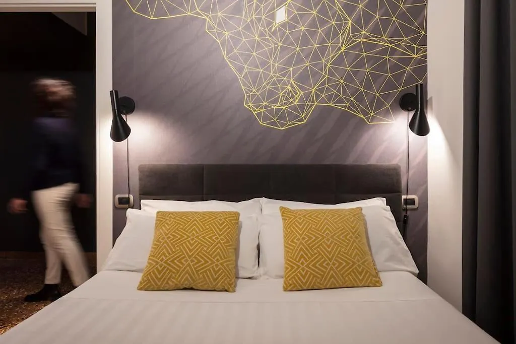 Motor Valley Styled - Luxury Apartments By Design Club Collection Bologna