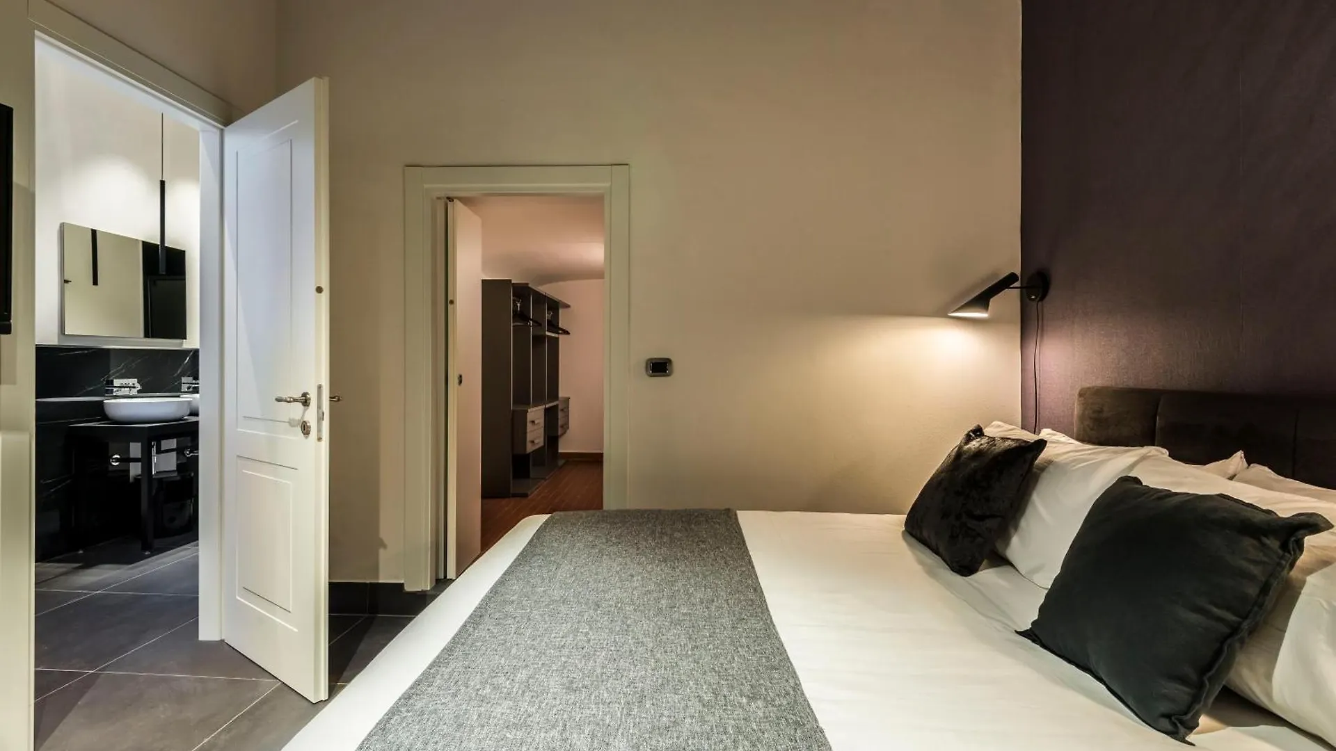 Motor Valley Styled - Luxury Apartments By Design Club Collection Bologna